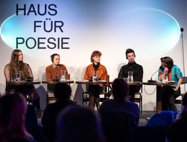 Fotoreport: Mluv&iacute;m o &scaron;vestk&aacute;ch jako o &scaron;t&iacute;p&aacute;n&iacute; dř&iacute;v&iacute;