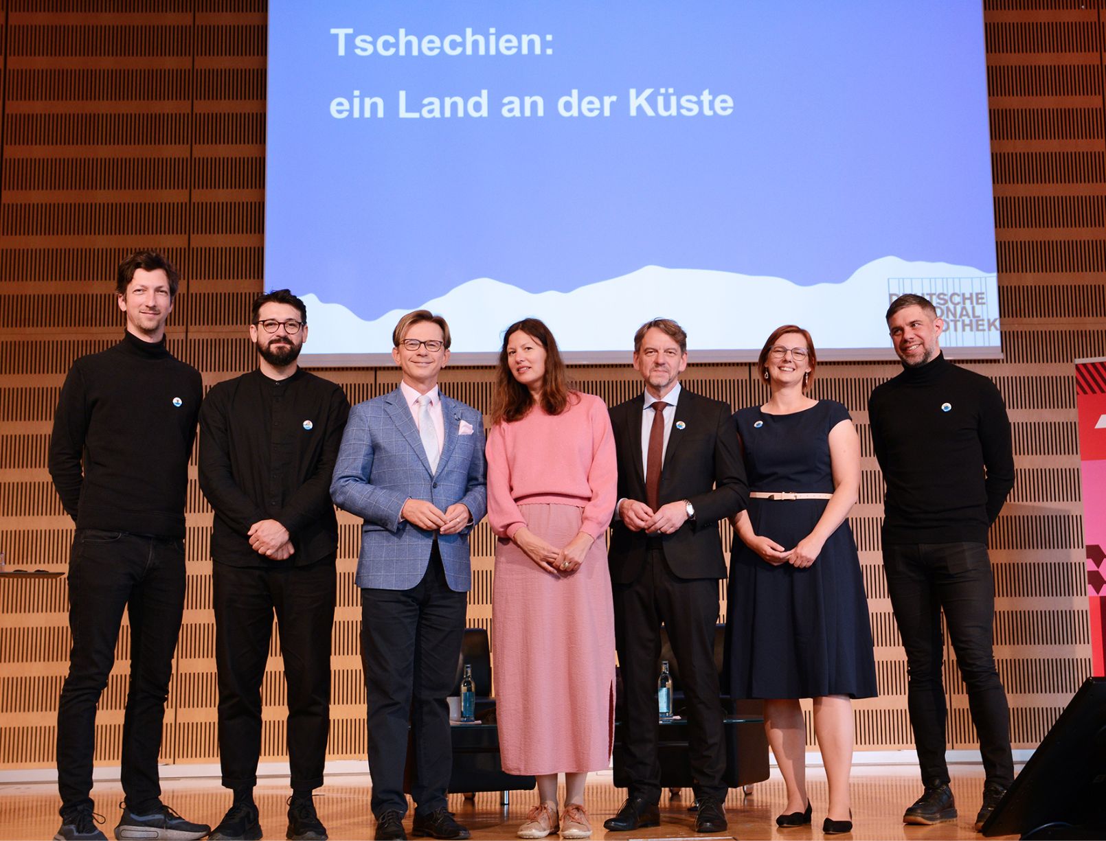 Fotoreportáž: Tisková konference a setkání se zástupkyněmi a zástupci knihkupectví ve Frankfurtu