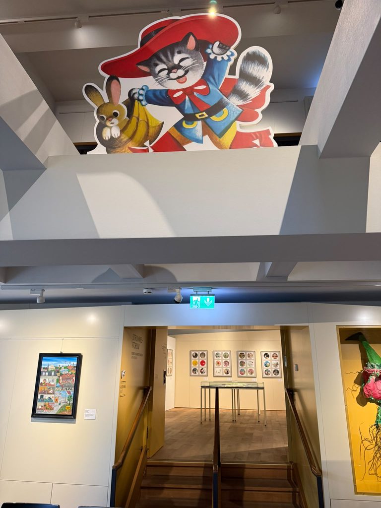 Fotoreport z vernisáže výstavy Beyond Paper Plane / Víc než jen placatý papír